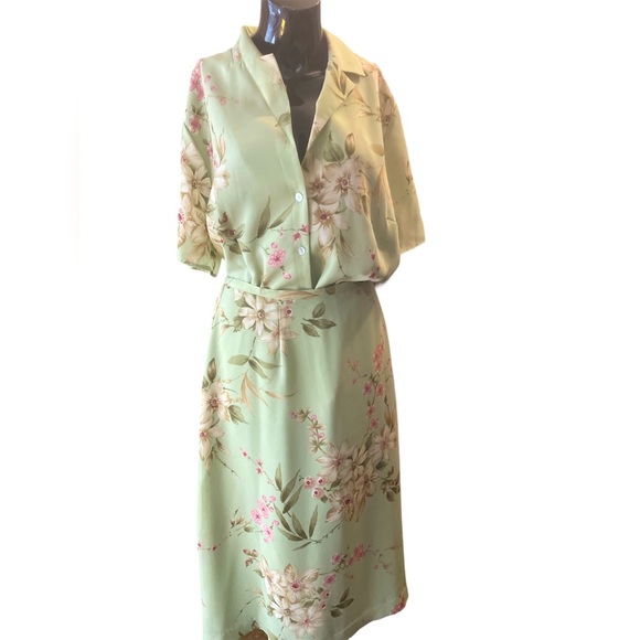 Two piece skirt suit size 20 new without tag super cute - Picture 1 of 2